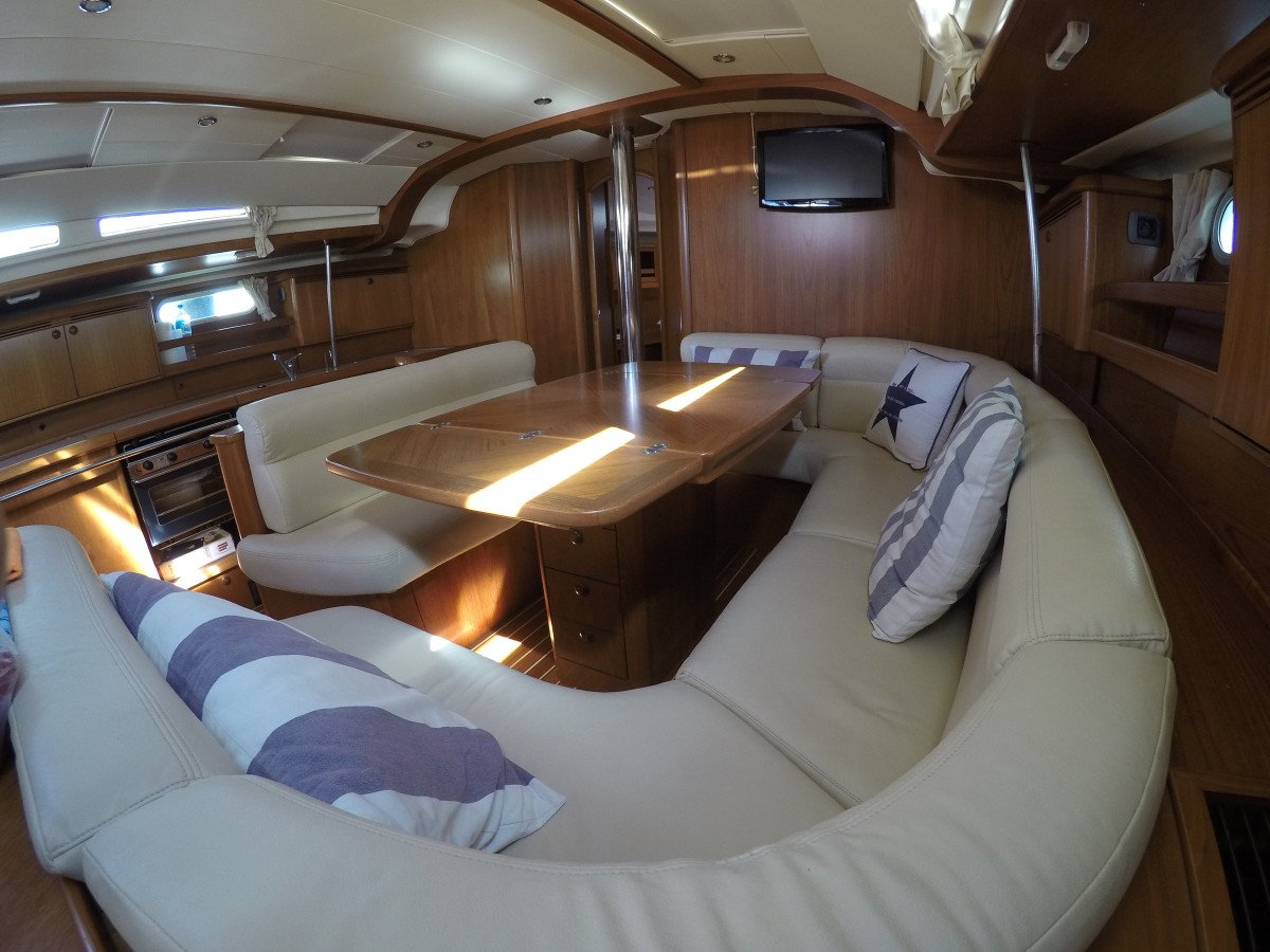 Sailboat - Jeanneau - 6 people