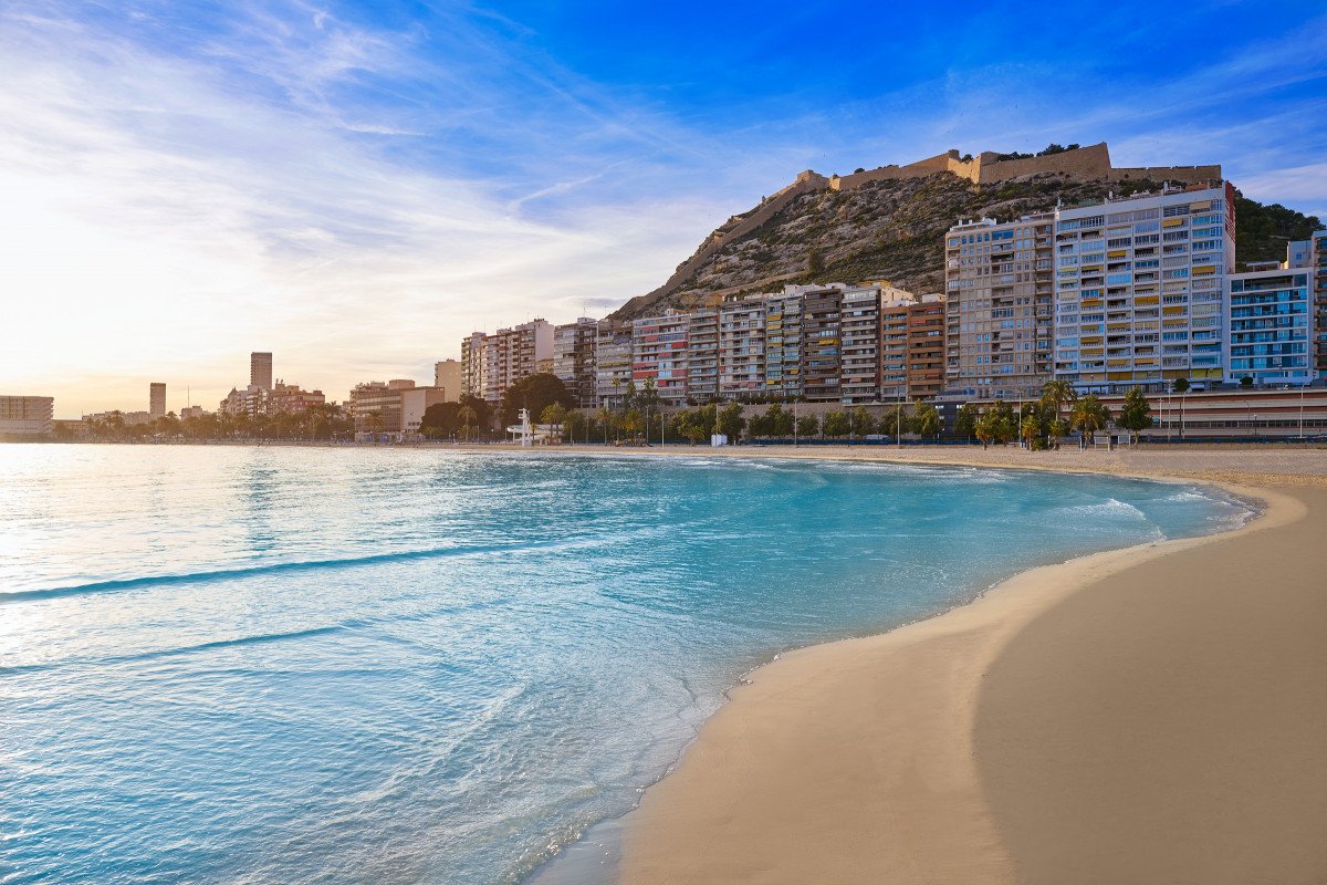 Sailing around Alicante Bay