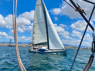 Experiencia de navegación a vela por la Bahía de Palma