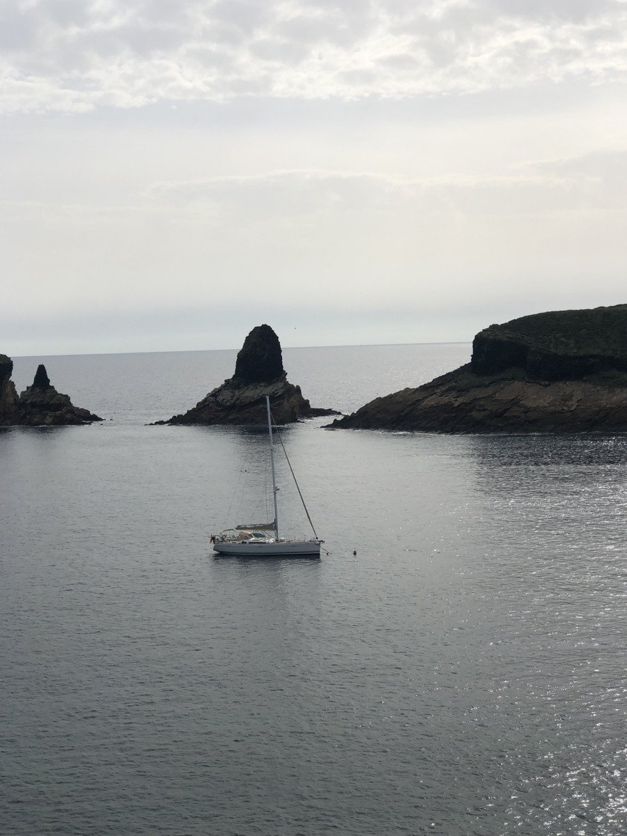Pratiche di navigazione su un grande velero nel Mediterraneo