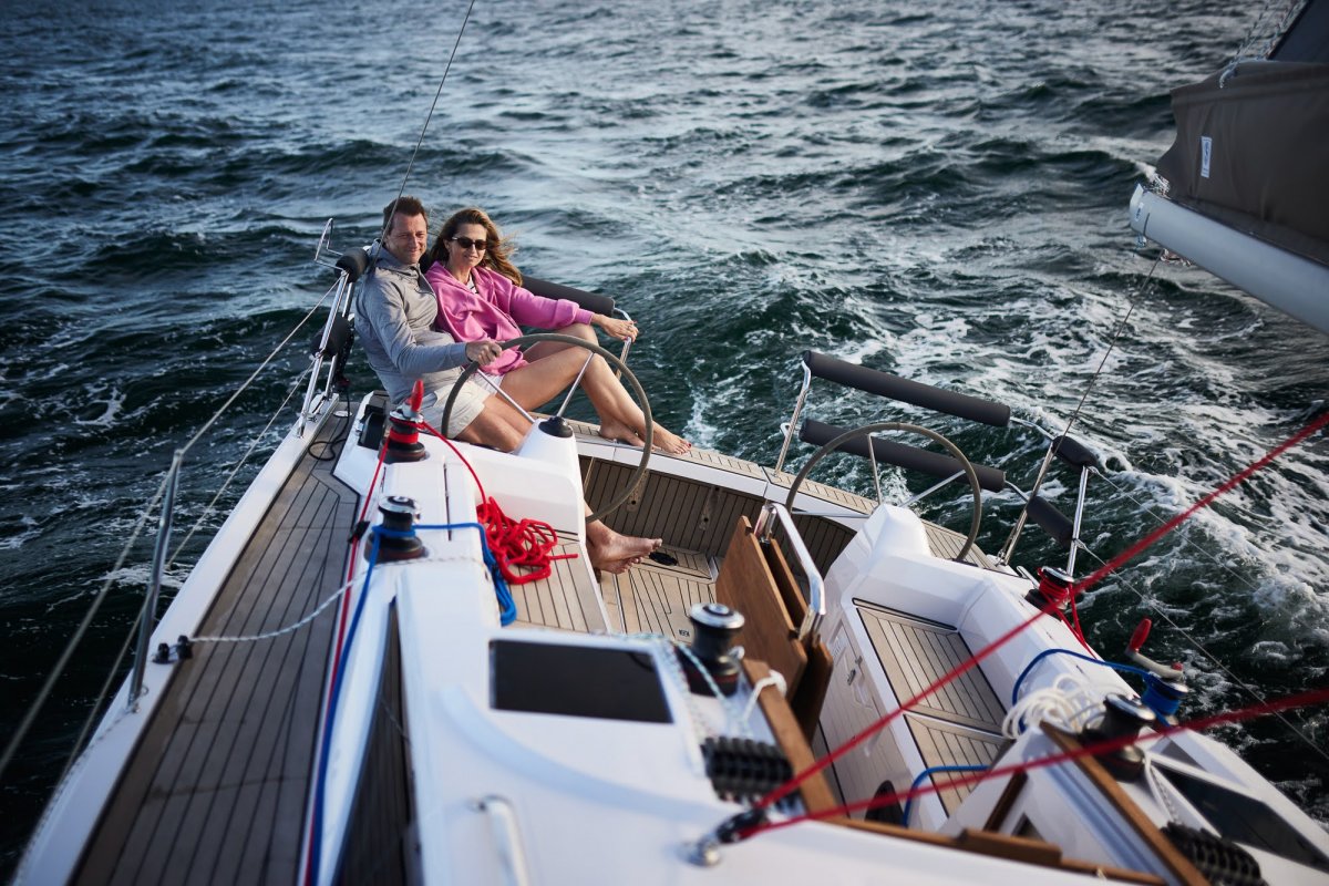 Sailboat - Maxum - 10 meters