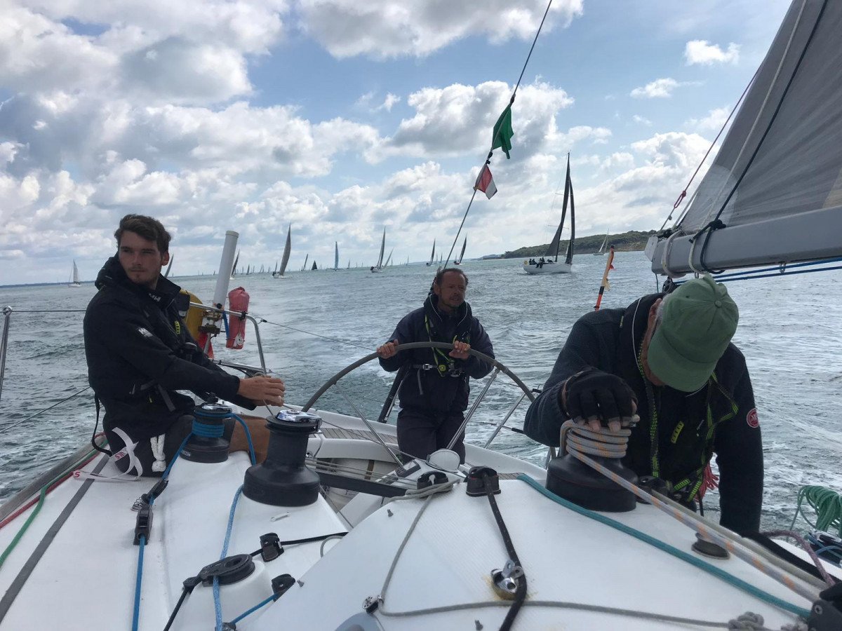 Vista aerea della corsa da Cowes a Dinard e St Malo