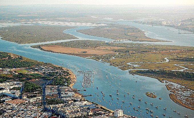 L'Estuario di Huelva dalla Prospettiva di un Vela