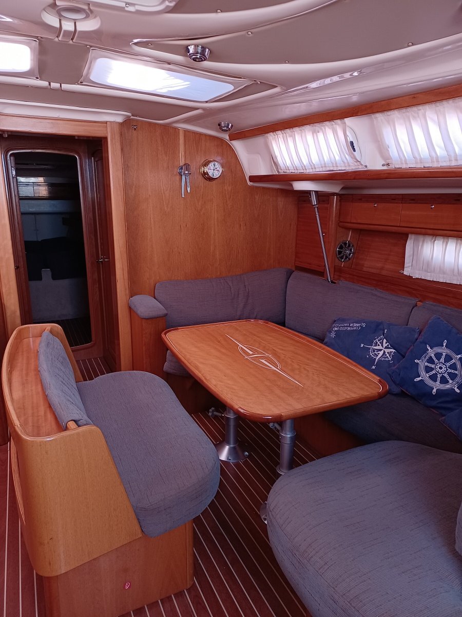Bavaria Yachts - 4 cabinas