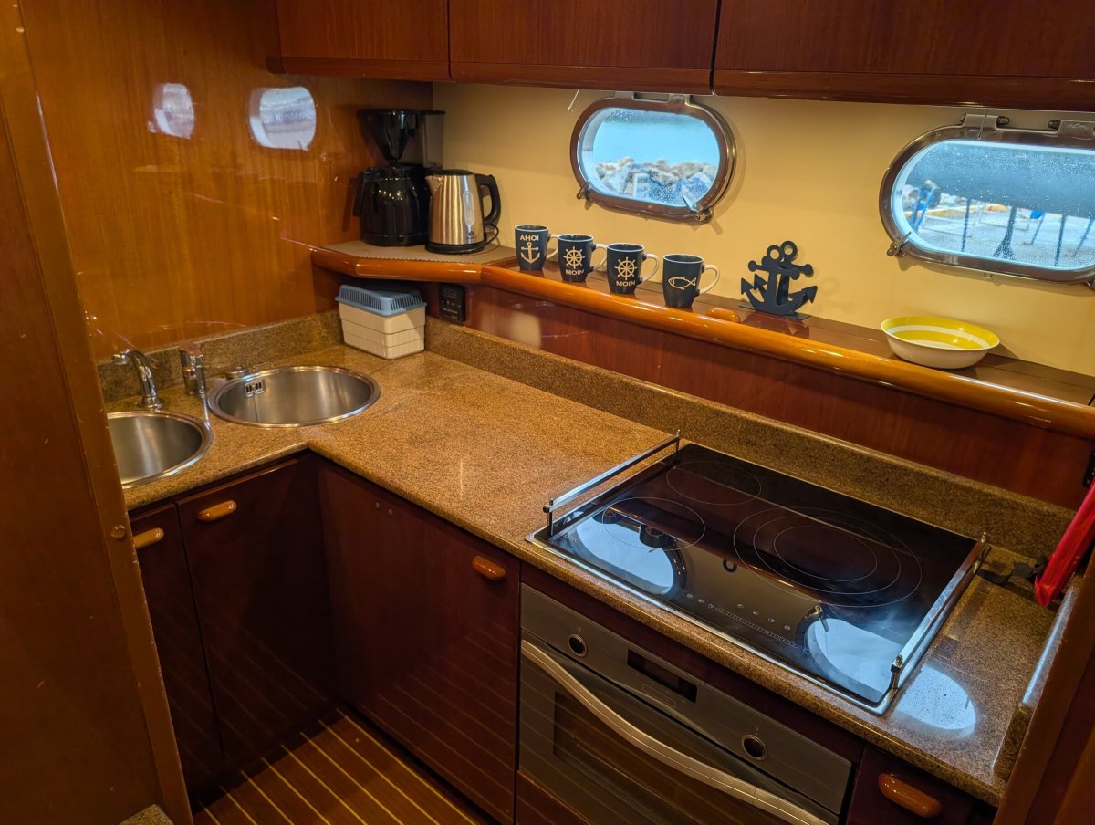 Ferretti - 12 persone