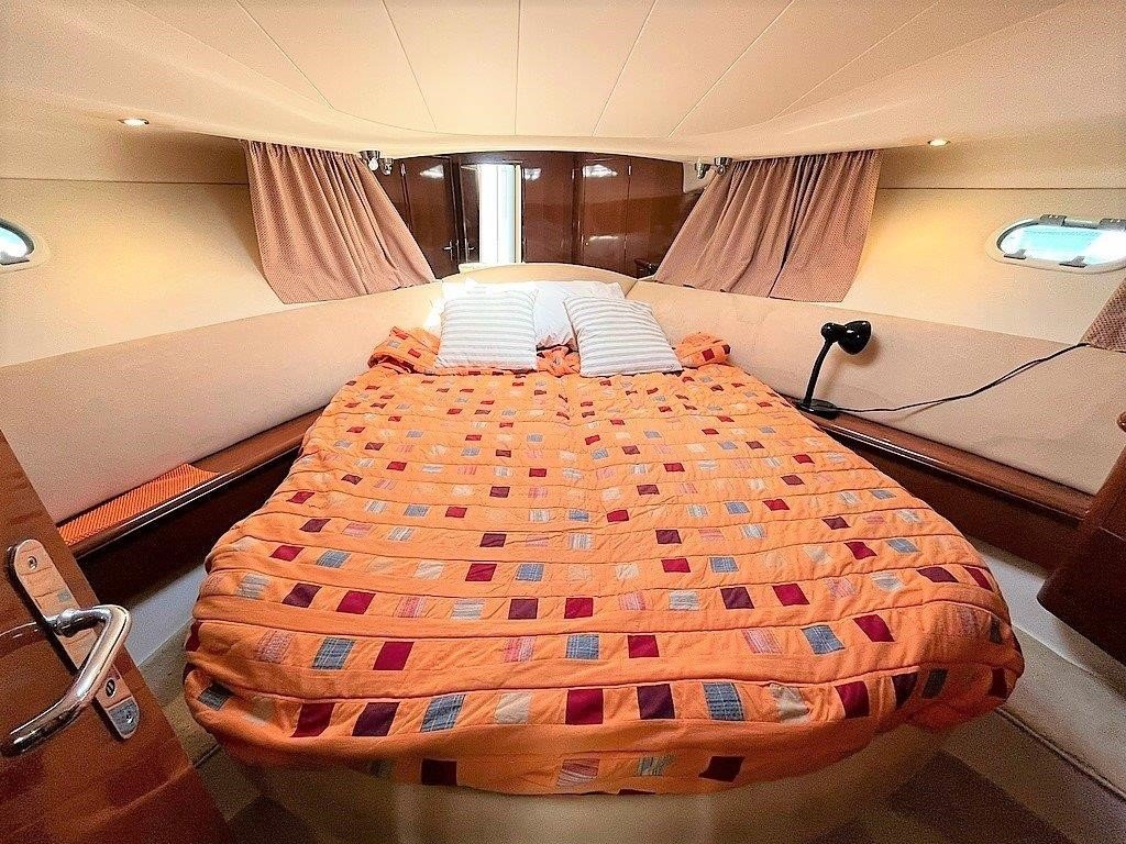 Motorboat - Jeanneau - PRESTIGE 36, con FLY y plataform