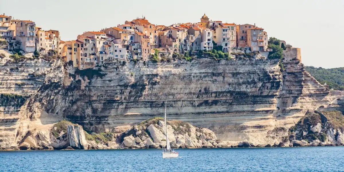 Explore Corsica by sailboat