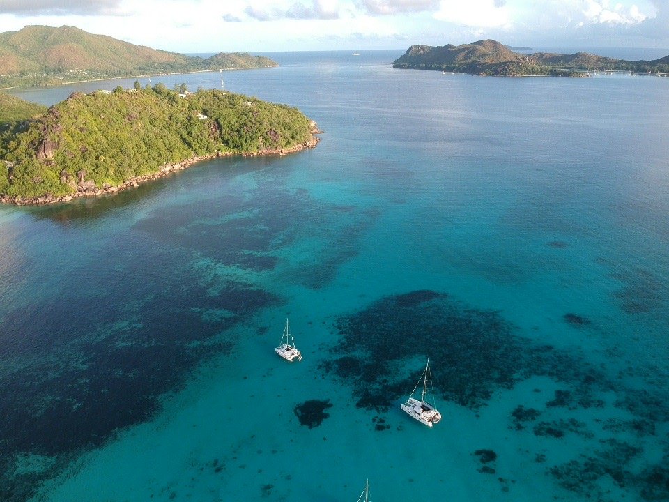 Explora las Seychelles en un catamaran con chef