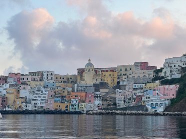 A vela dal sud delle Pontine alle Isole Ioniche
