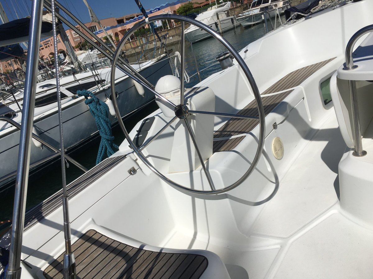 Segelboot - Jeanneau - 13.7 {{i18n.meters}}