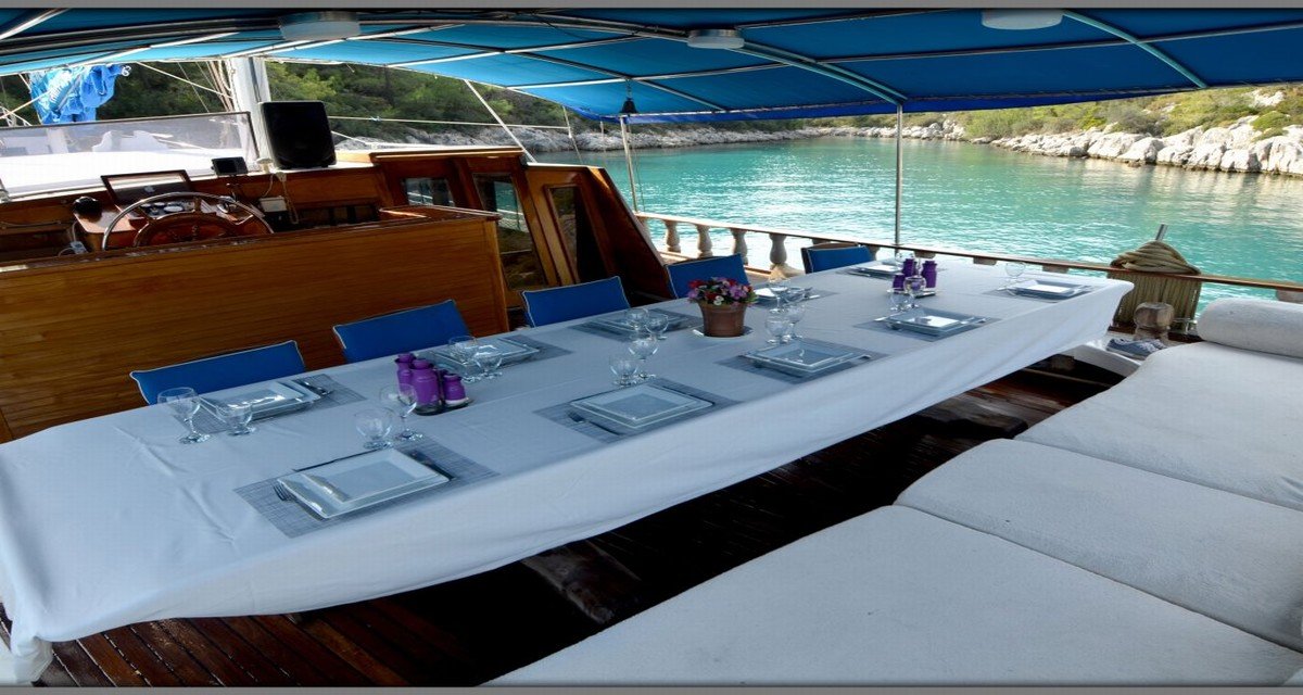 Viaje en barco por las bahías de Gocek con comida completa incluida