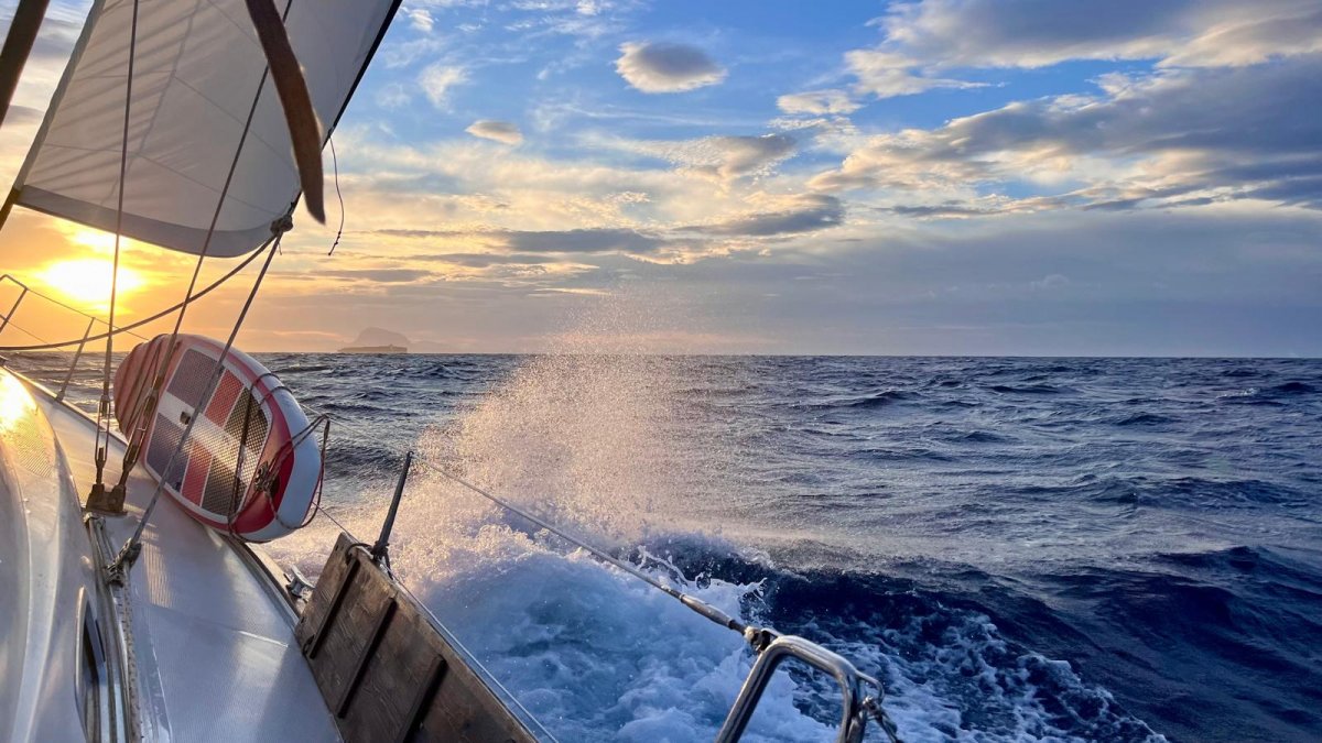 Visit historic cities on a boat trip from Catania to Bari