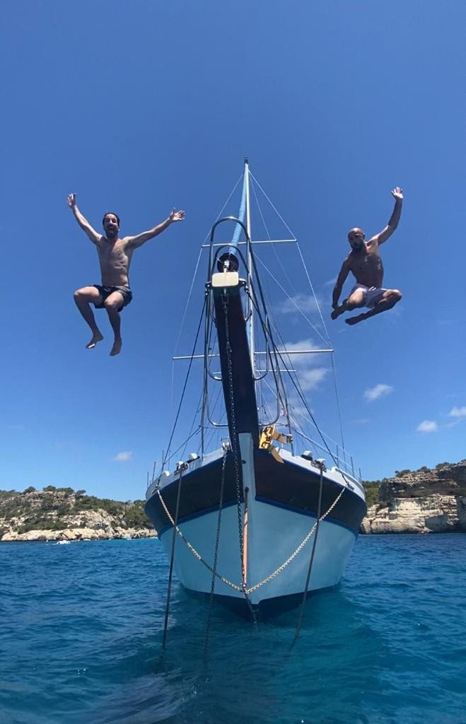 Erkunden Sie die Gewässer von Menorca auf einer klassischen Schooner