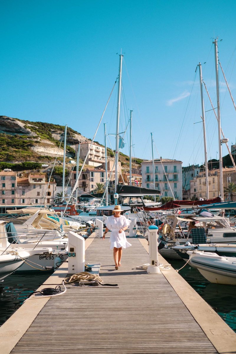 Sail Lagoon 42 in Sardinia with skipper, all-inclusive