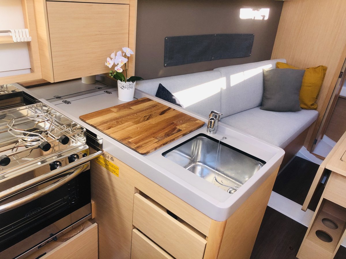 Enjoy the beauty of the sea with our sailboat