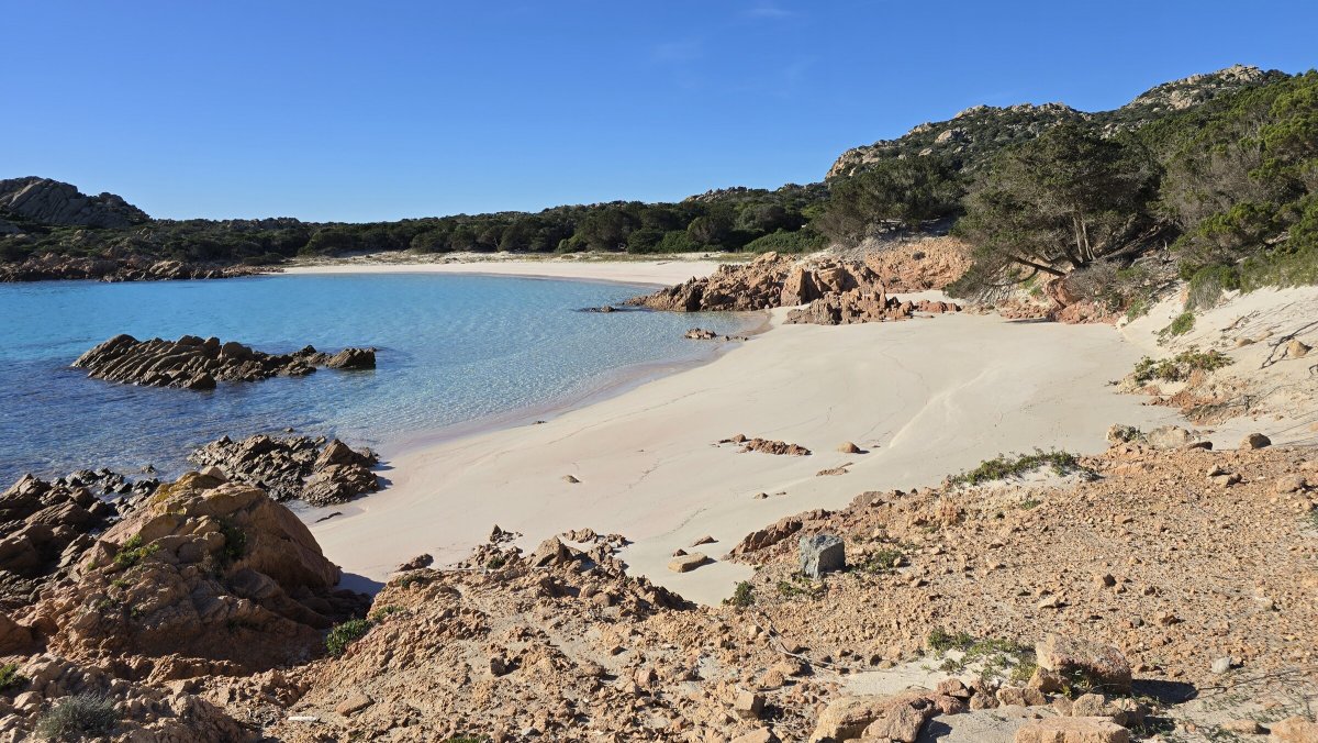 Vista del puerto en el archipiélago de La Maddalena
