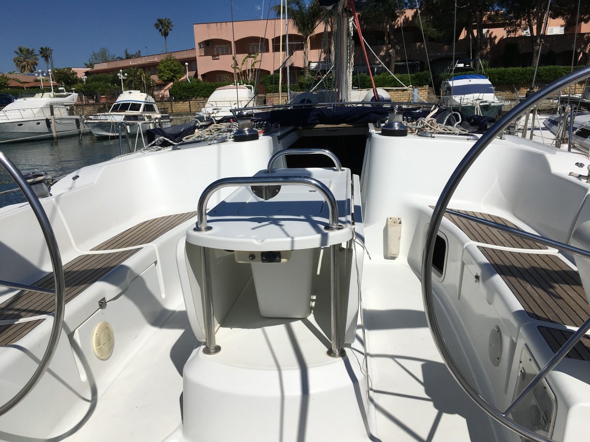 Sailboat - Jeanneau - Sun odyssey 45