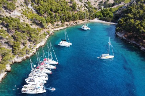 Entdecke Mallorcas verborgene Buchten: Segelurlaub der Extraklasse