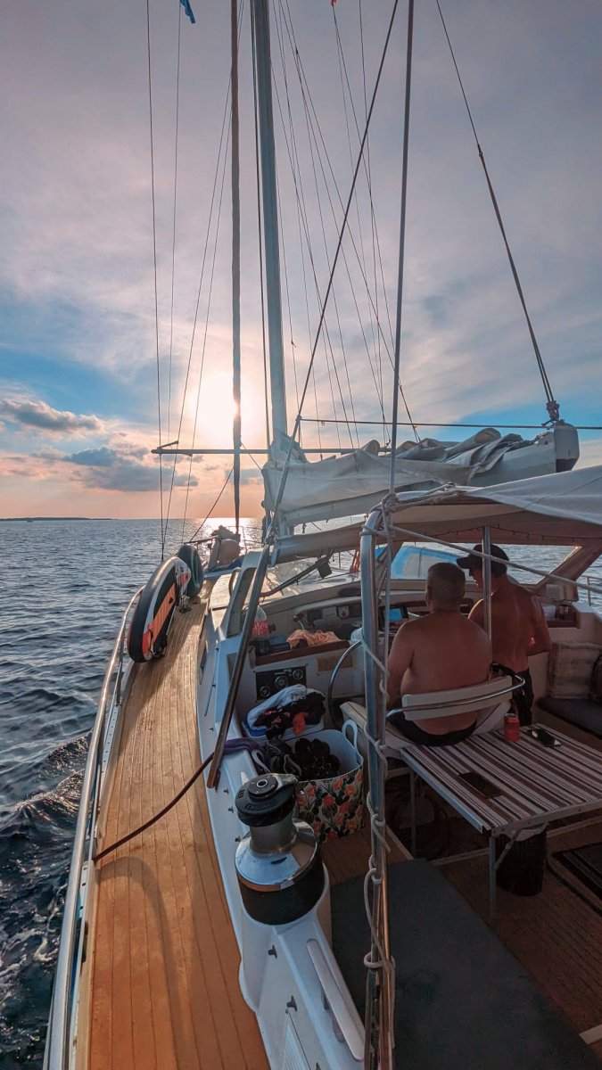 Esplora le acque di Ibiza e Formentera con cucina gourmet