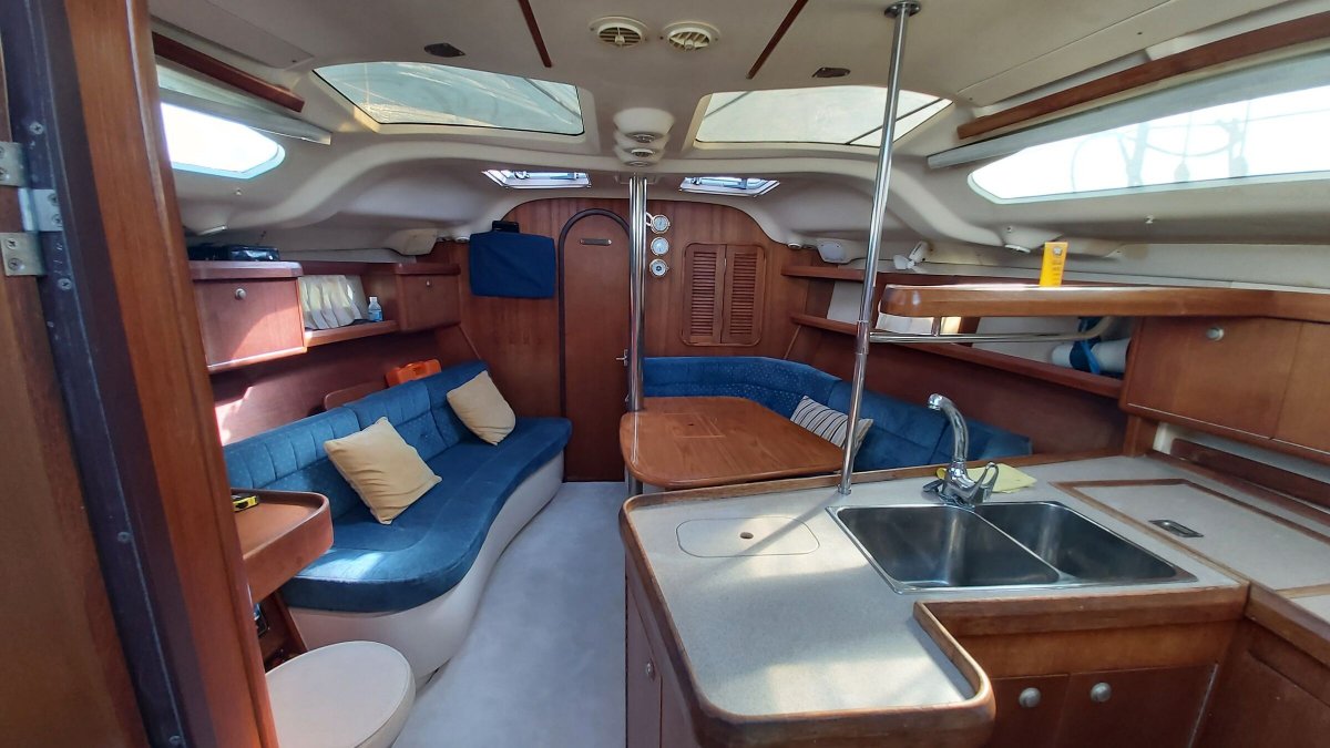 Hunter Marine - 2 cabins