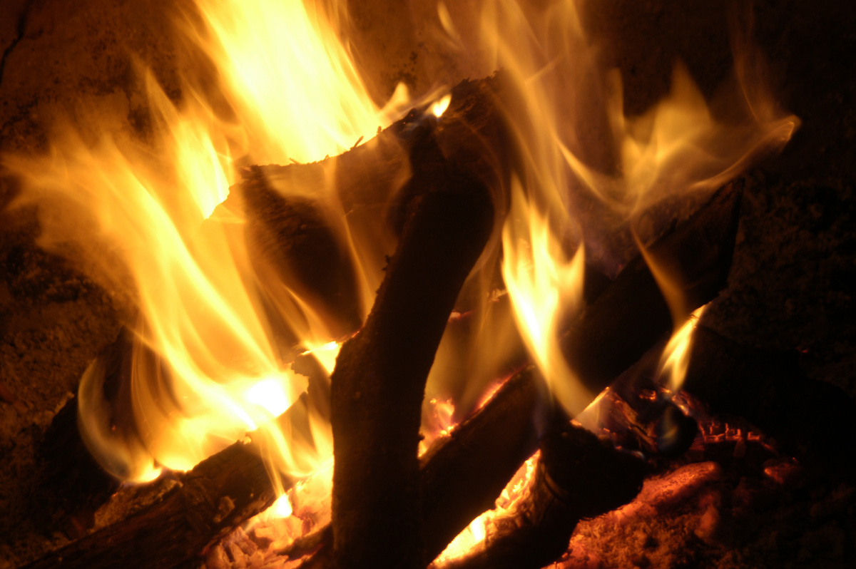 bonfires gijón in sailboat
