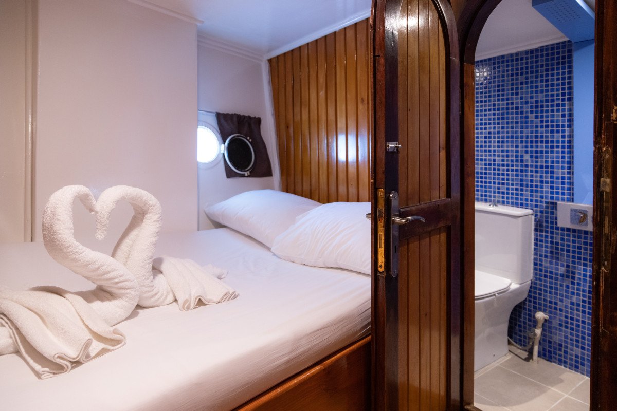 Barco a motor - Custom - 31 metros