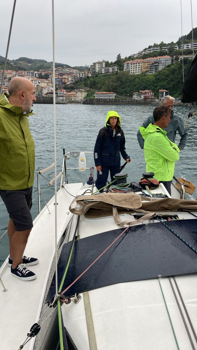 Goditi la bellezza del mare a bordo del Pogo 36