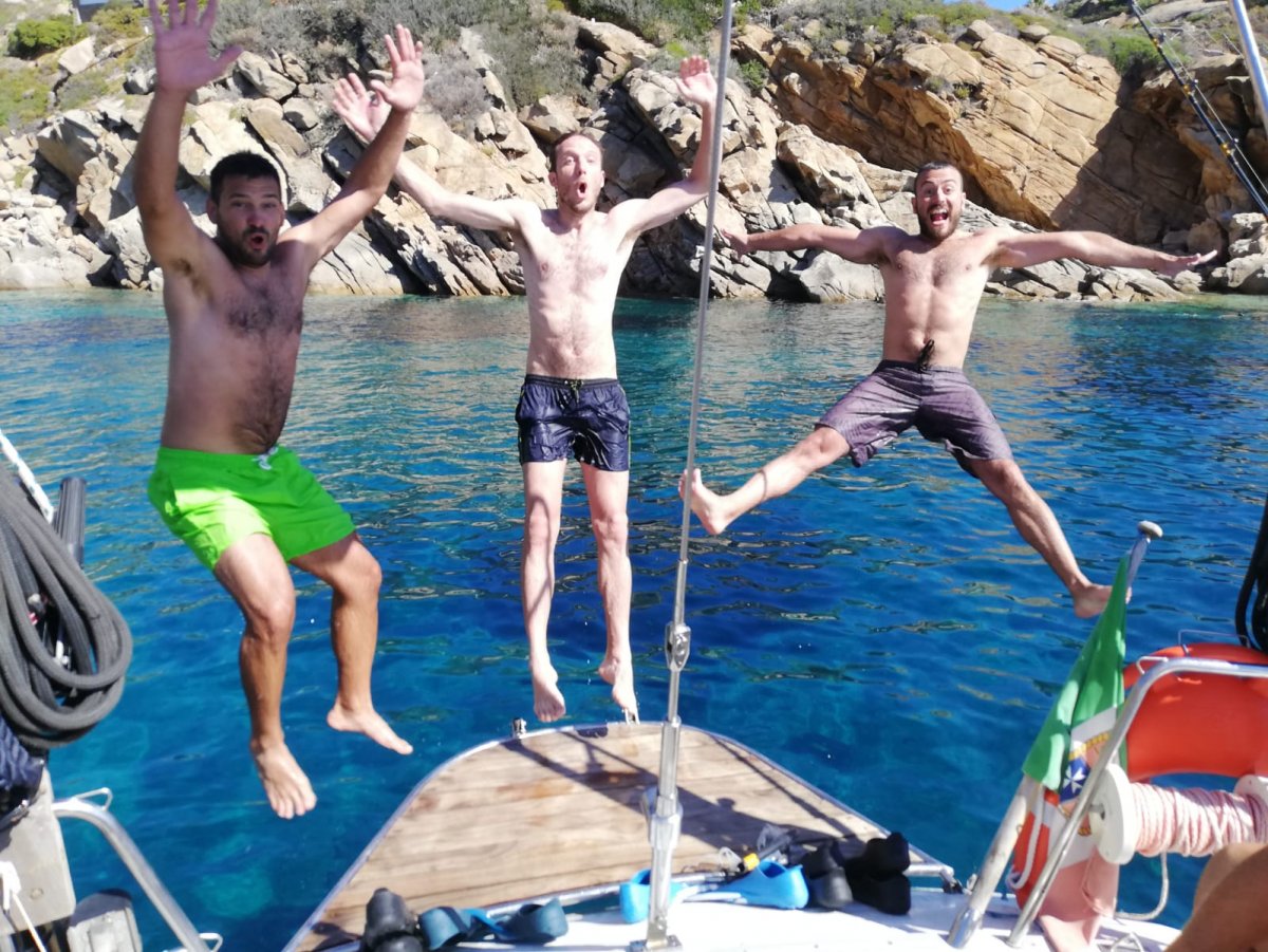 Einwöchige Einweg-Bootsfahrt durch Maddalena-Archipel und Korsika