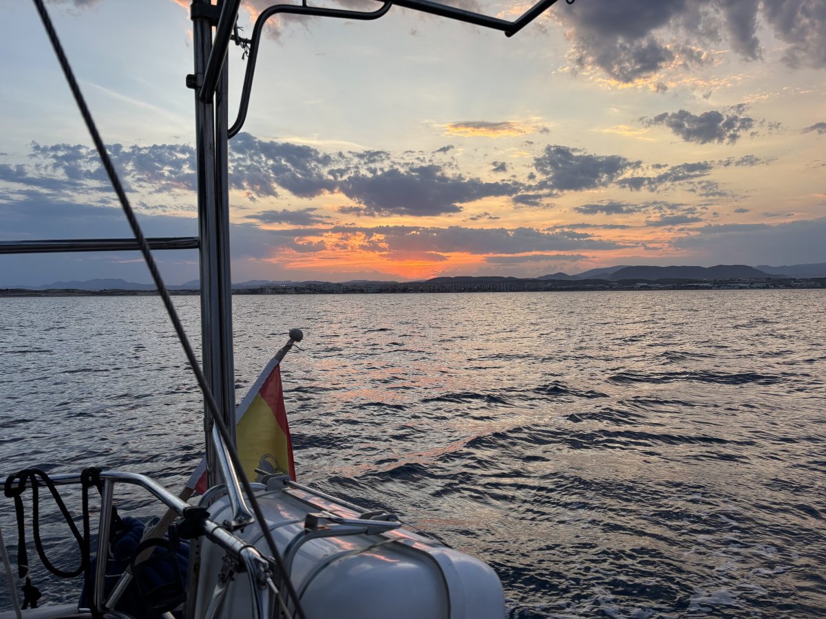 Sailing experience at sunset