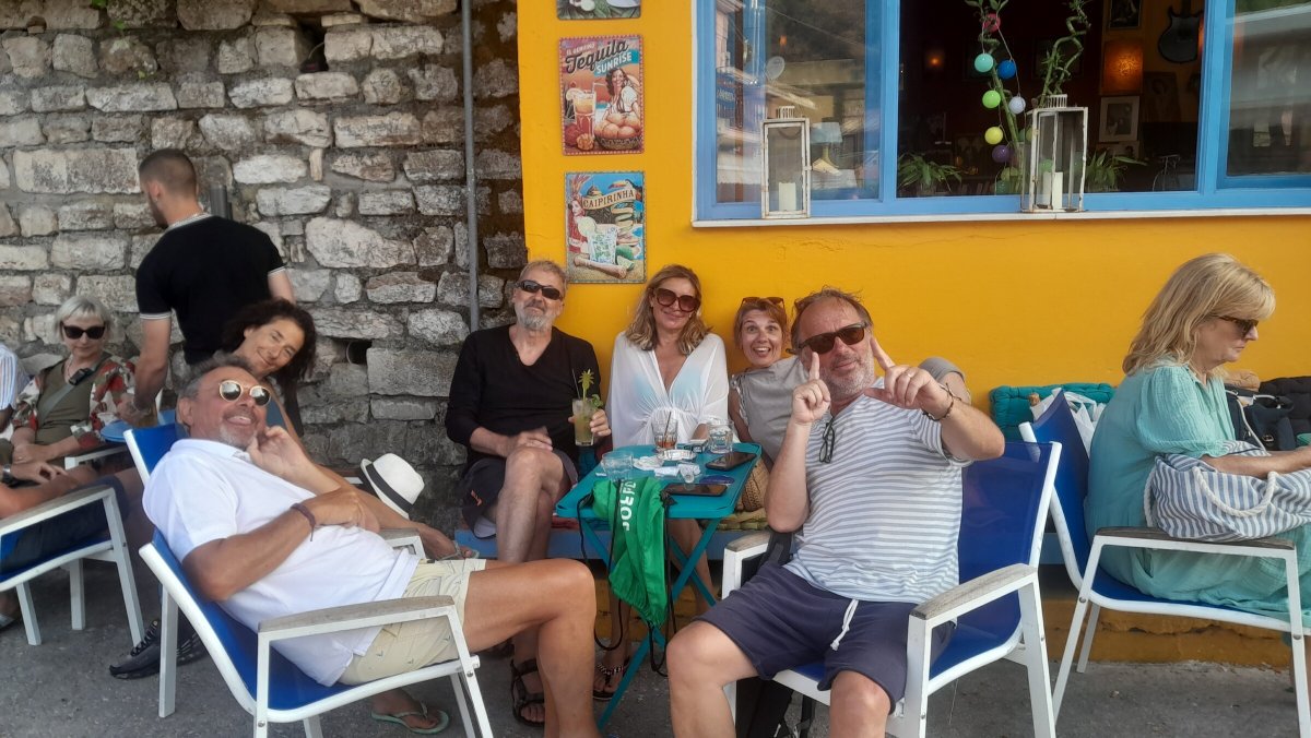 Naviga nel Mar Ionio in barca a vela con hostess