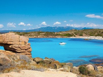 Navega en velero una semana por Córcega