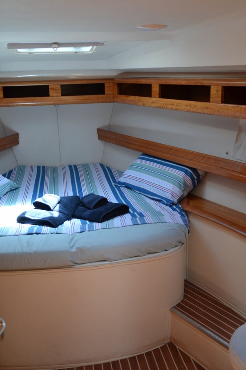 Beginner's sailing course in the Mediterranean