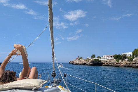 Crucero en Velero a Menorca desde Barcelona – Una Semana de Mar y Libertad
