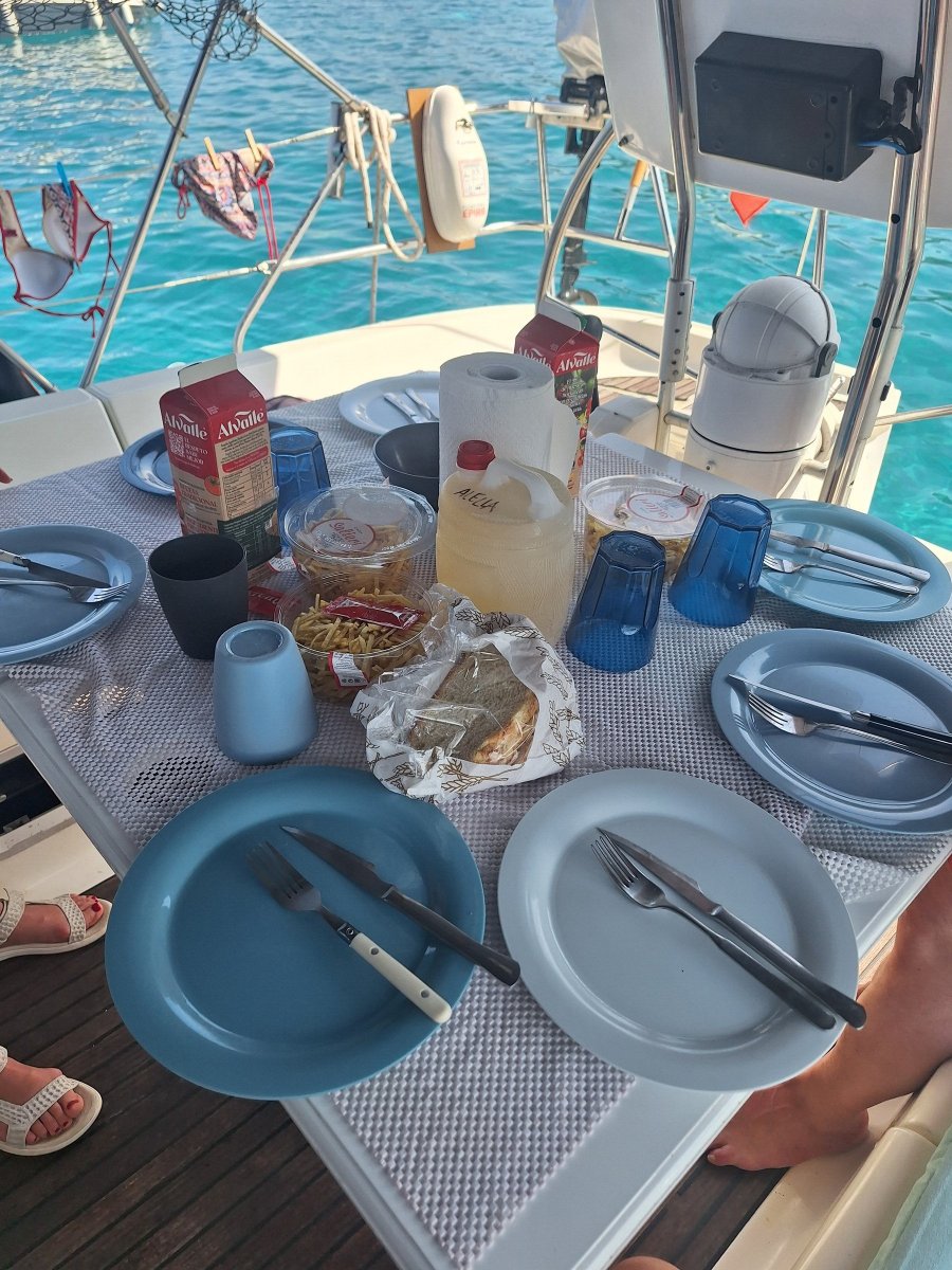 Reisen Sie mit dem Boot durch das Mittelmeer