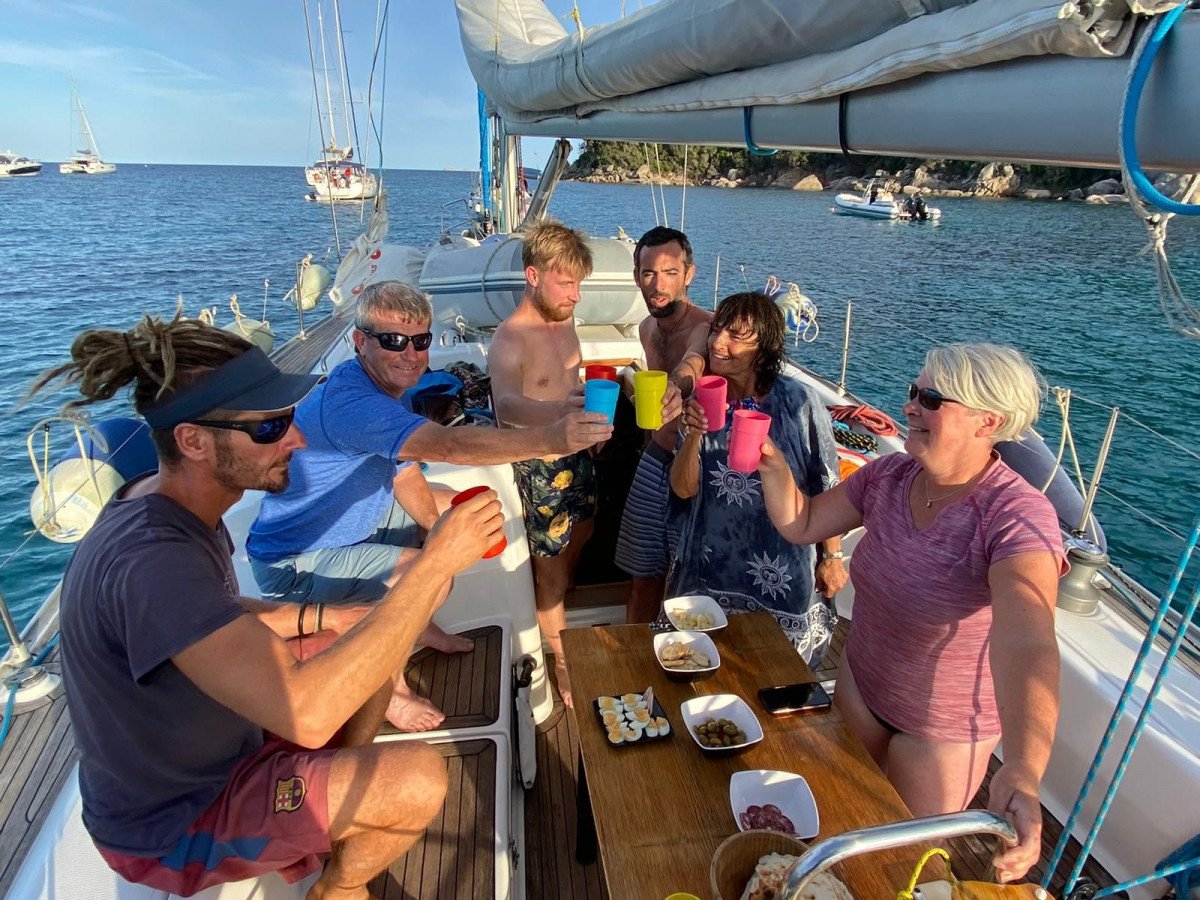 Start your sea adventure with our sailing courses