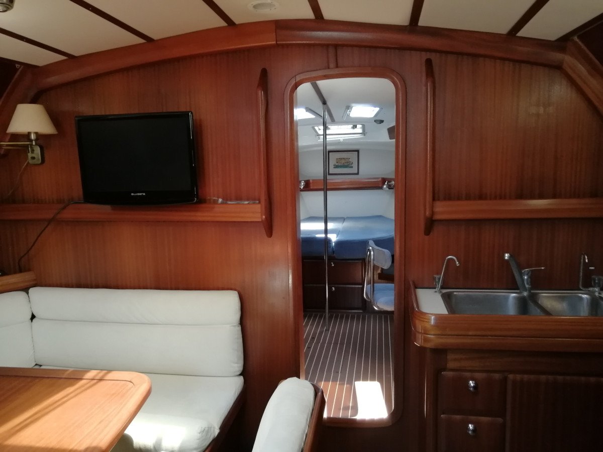 Aprende a navegar en Valencia: disfruta de las vistas desde el mar