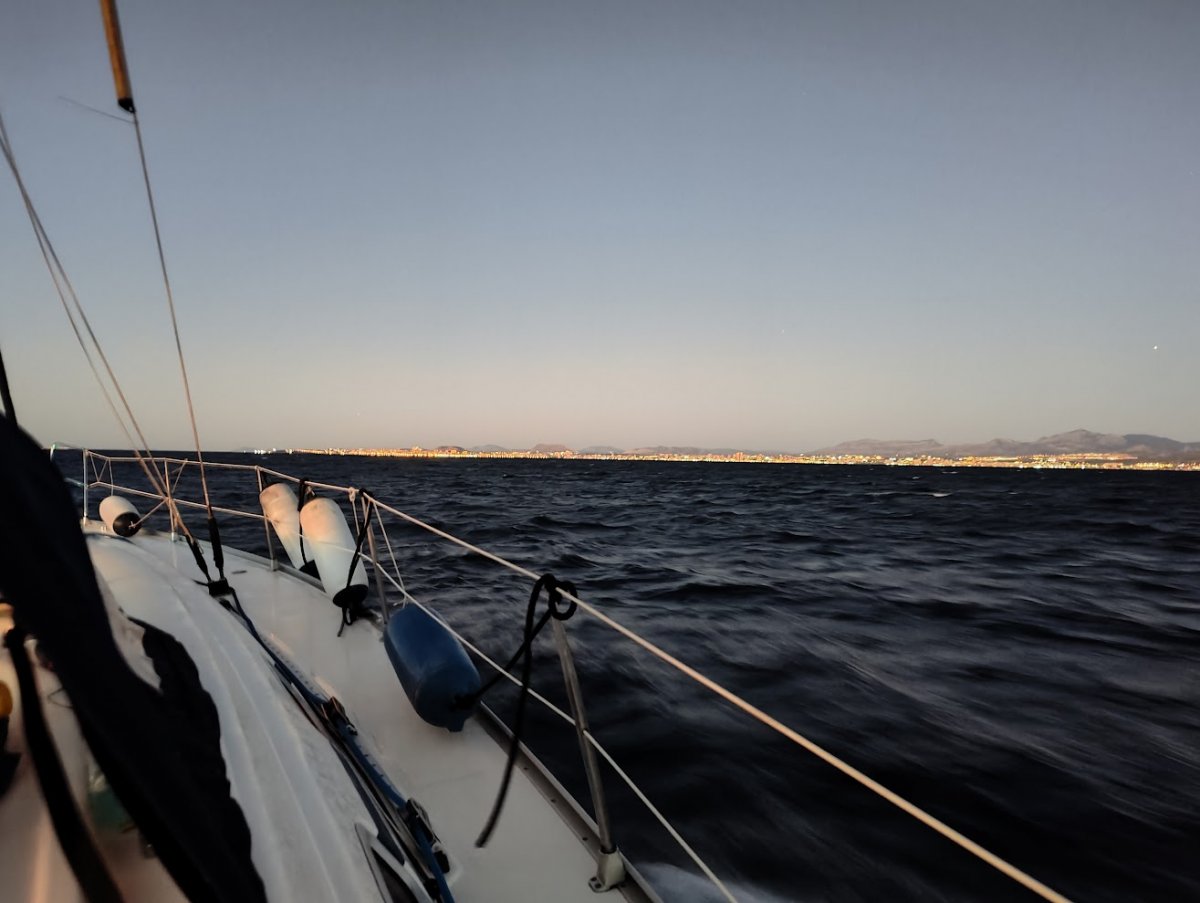 Experiencia de navegación y formación en Alicante