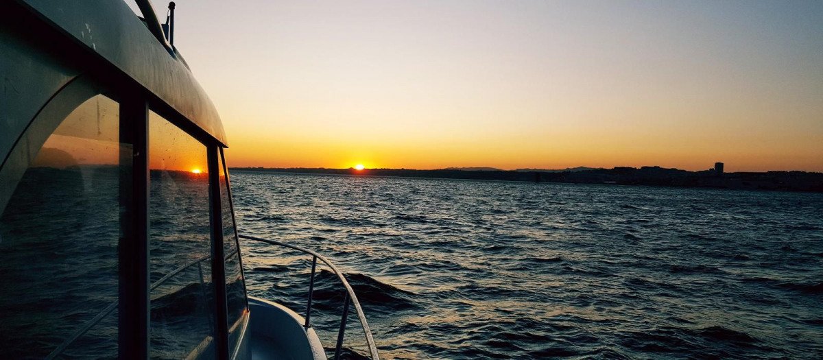 Excursión en barco por el río Tajo en Lisboa