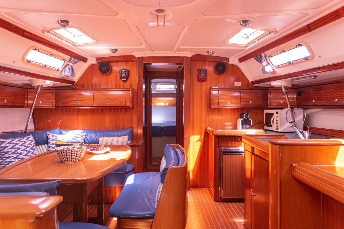 Bavaria Yachts - 11 personas