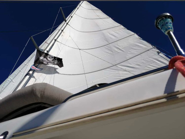 Navigationskurs auf einem Boot an der Küste von Mallorca