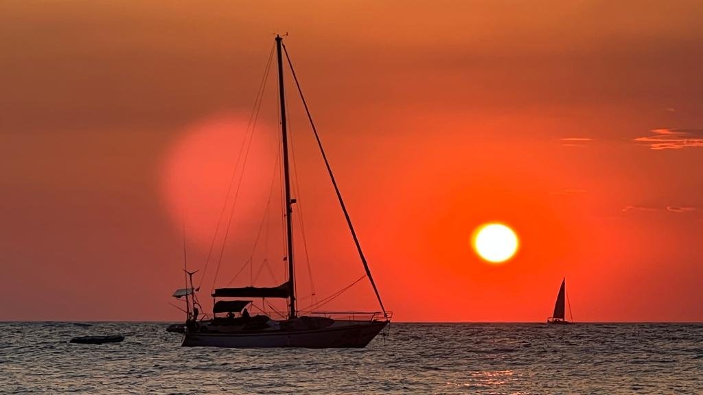 Entdecke die Gewässer des Atlantiks von Lanzarote aus auf einer Segelreise