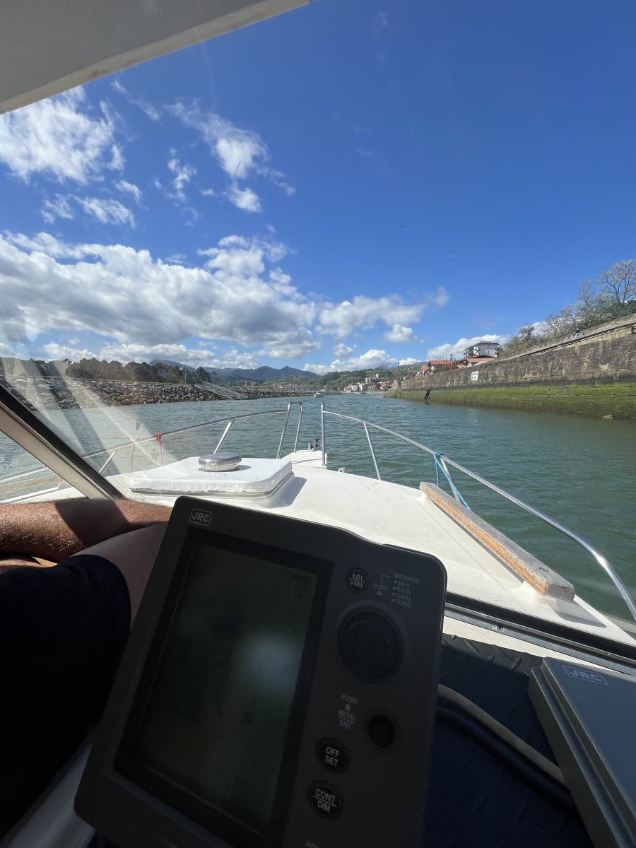 Sail with experienced professionals