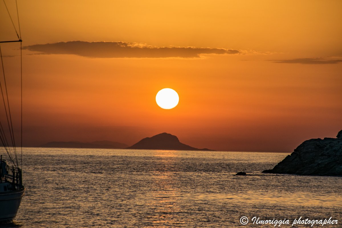 Sail through the Cyclades archipelago on an exclusive cruise