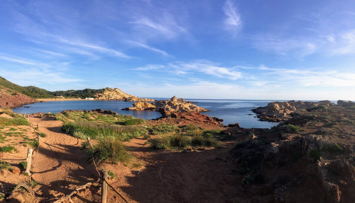Esplora la costa di Menorca in barca a vela
