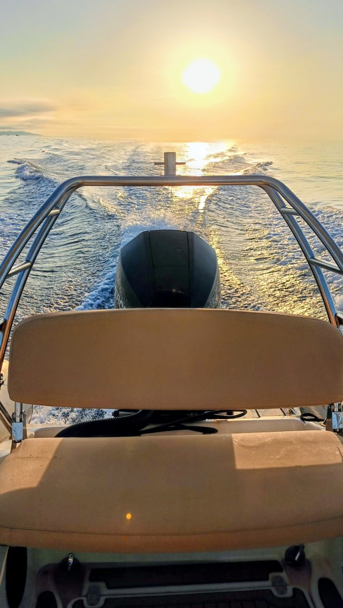 Experiencia de navegación en barco en Platja d'Aro