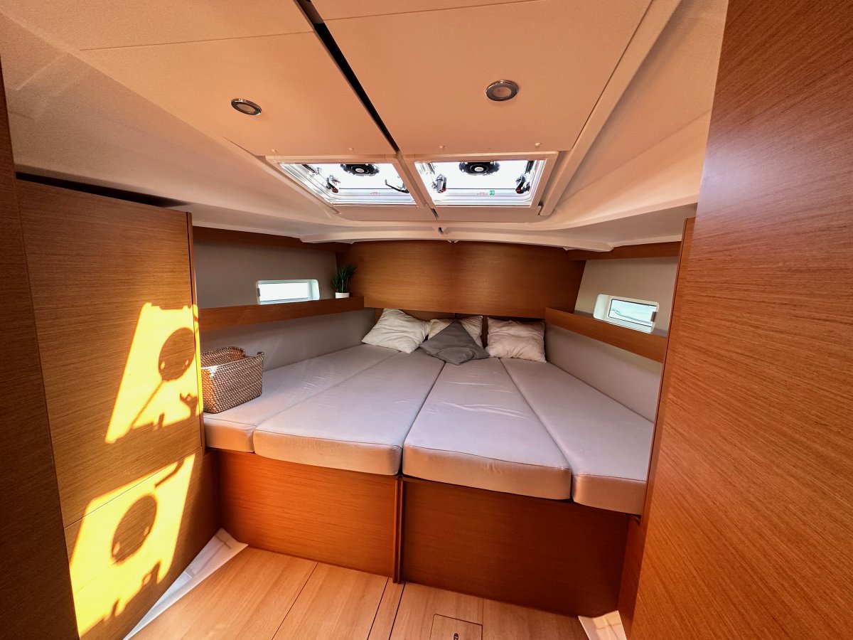 Aventúrate en un viaje en barco con nuestro velero 2021 y patrón