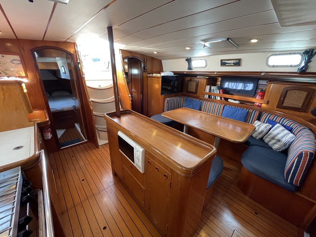 Corso di vela nelle acque di Ibiza