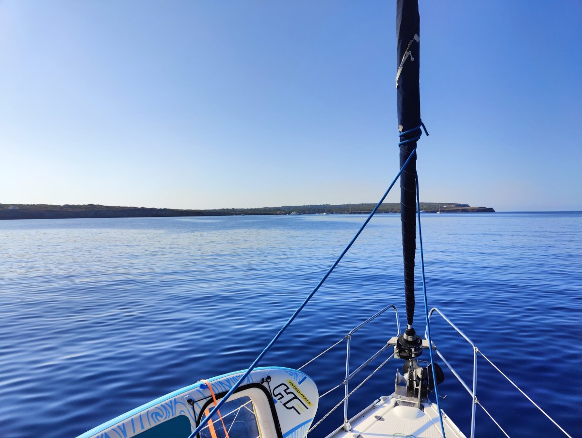 Esperienza di navigazione in barca a vela sulle coste di Ibiza