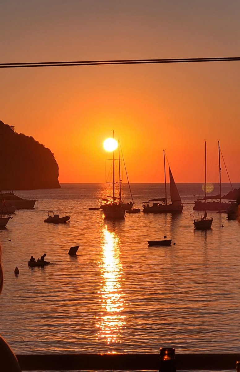 Esplorare le coste di Ibiza