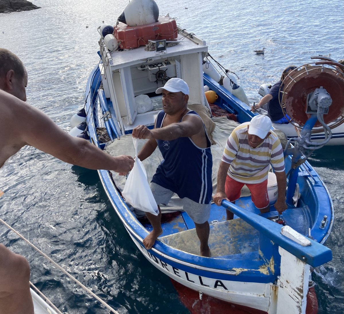 Explora las hermosas islas Eolias en un viaje en barco